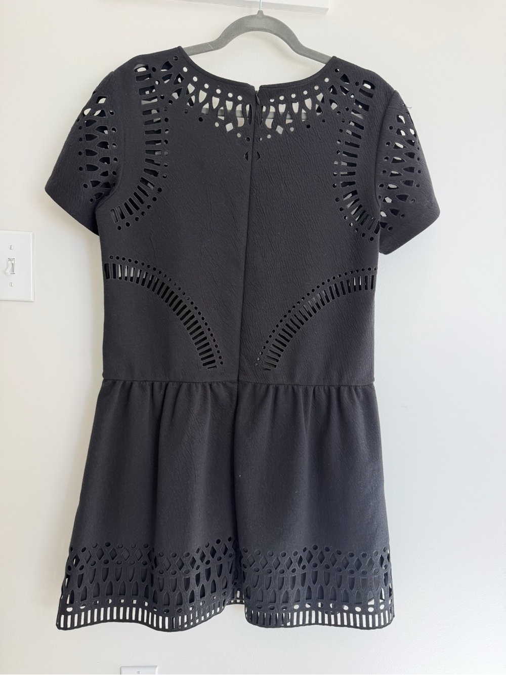 Sea  New York Black Laser Cut Short Sleeve Mini Dress - Picture 4 of 7